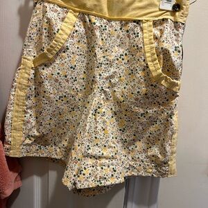 Vintage Floral Yellow Shorts with Pockets